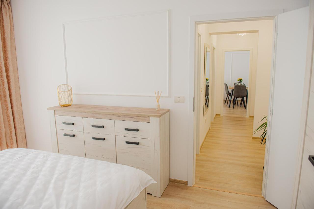 Modern Apartment In 티미쇼아라 외부 사진